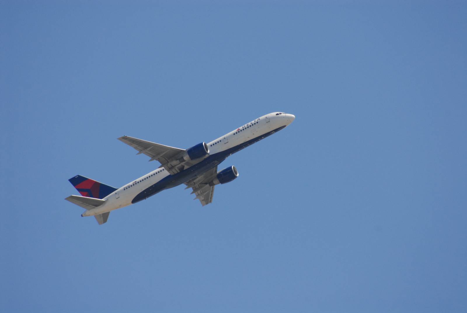 Airplanes flying at Los Angeles International Airport, June 2012