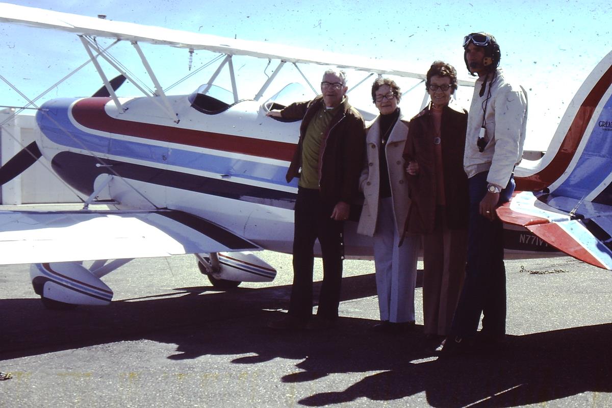 Ivey Simmons, right, with his Great Lakes biplane, 1978