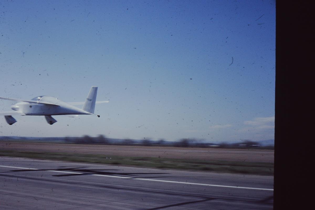Jerry Wilson's Dragonfly, Longmont Airport, December 1987