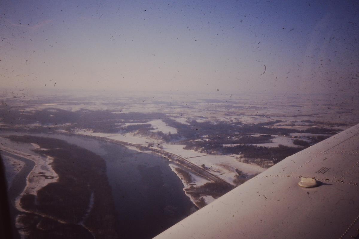 Knouse flight from Davenport to Musketeen, Iowa, February 1990